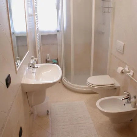 Loreta Bed & Breakfast 2*